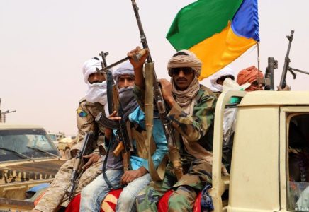 الجيش المالي يعلن توجيه ضربة جوية لمجموعة مسلحة وسط البلاد