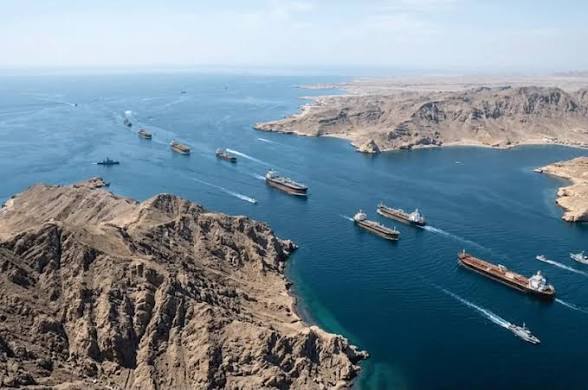 إيران تعلن إعادة إغلاق مضيق هرمز احتجاجاً على استمرار الهجمات في جنوب لبنان
