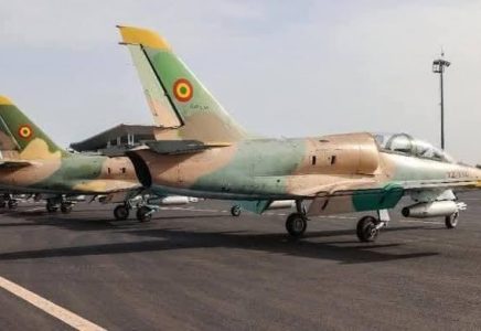 الجيش المالي يعزز انتشاره في نيفيس وينفذ غارات قرب أغلهوك
